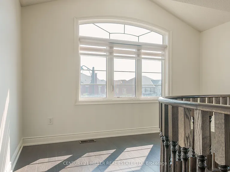 95 Goodwin Cres #UPPER — Photo 11
