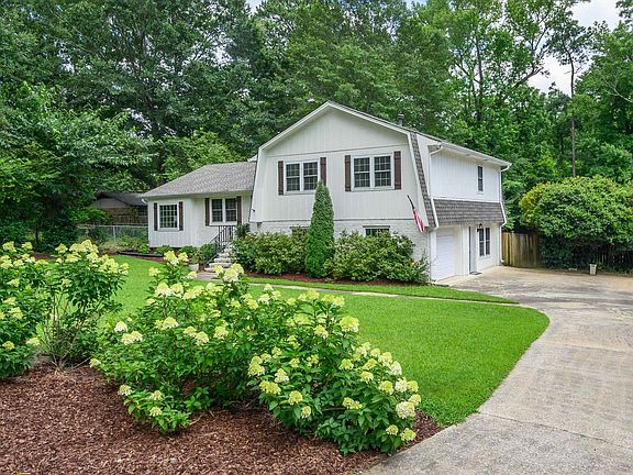 2nd image of 2126 Sharon Ln