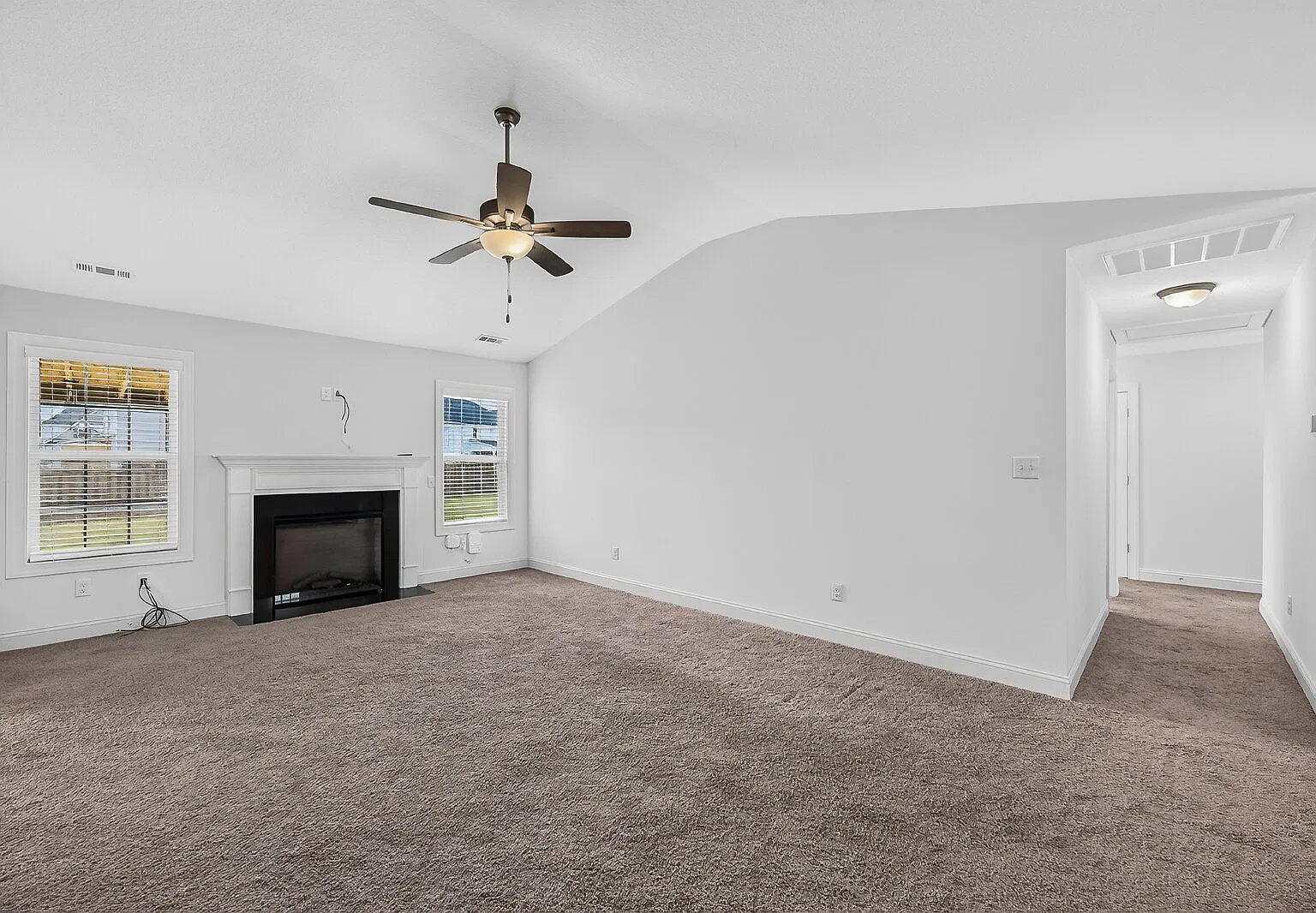 4 bed, 2.0 bath, $1,800 — Photo 4