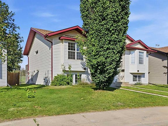 3rd image of 34 SW Keen Cres