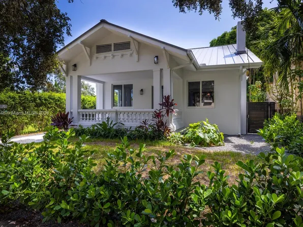 320 NE 88th St, El Portal, FL 33138