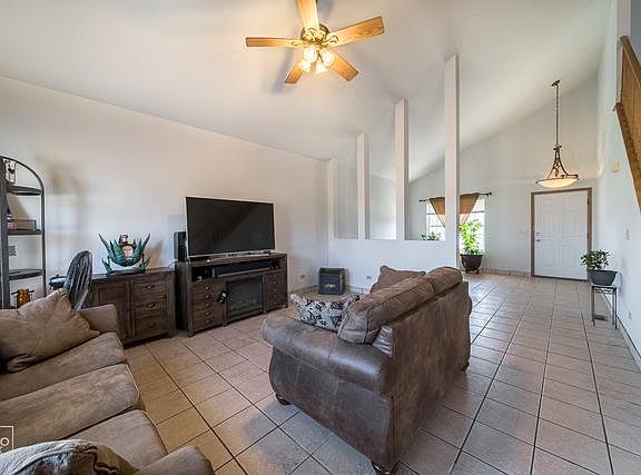 3rd image of 5917 Lake Pointe Dr