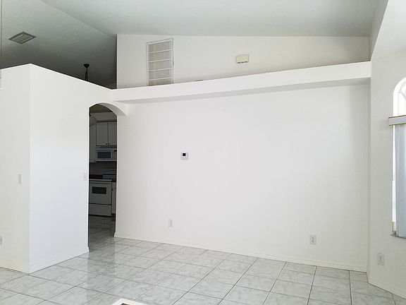 Home For Sale In Port Saint Lucie