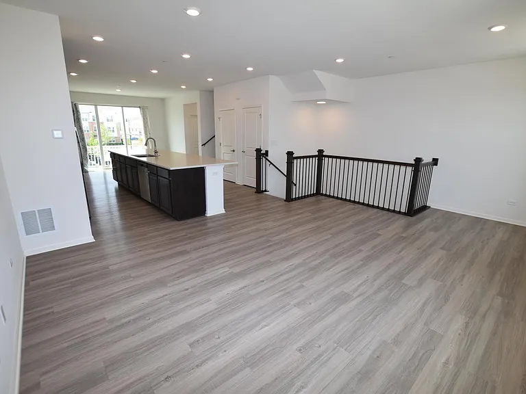 2945 Showplace Dr — Photo 13