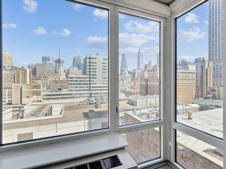 125 W 31st St #17-C — Photo 25