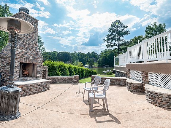 5th image of 7096 Rolling Hills Dr