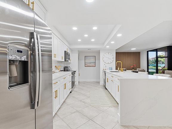 4th image of 2455 Lindell Blvd APT 3103