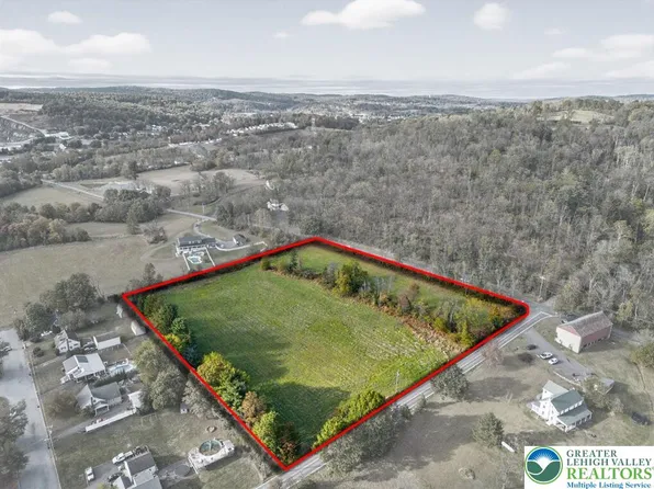 Spring Garden Dr, Bechtelsville, PA 19505