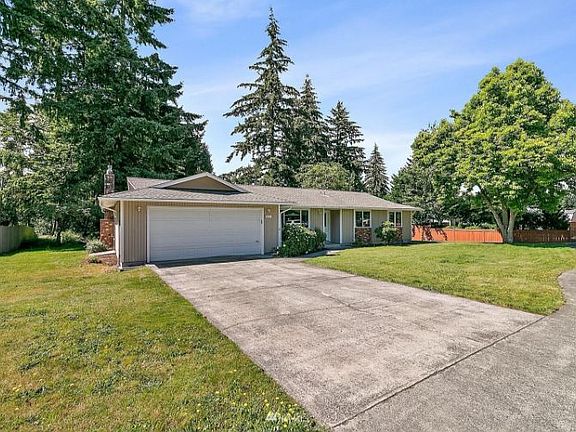 2nd image of 481 Dennis Ct SE