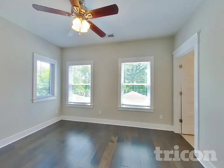 1248 Hillwood Private Cv — Photo 11