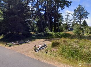 657 Sollecks Avenue SE, Ocean Shores, WA