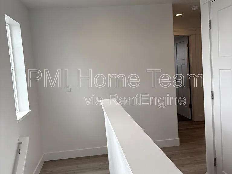 618 W Cozy Ln — Photo 8