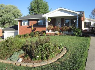 3702 Woodcrest Dr, Johnson City, TN 37601