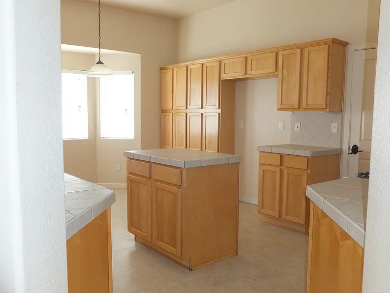 2022 S Lassen Dr — Photo 5