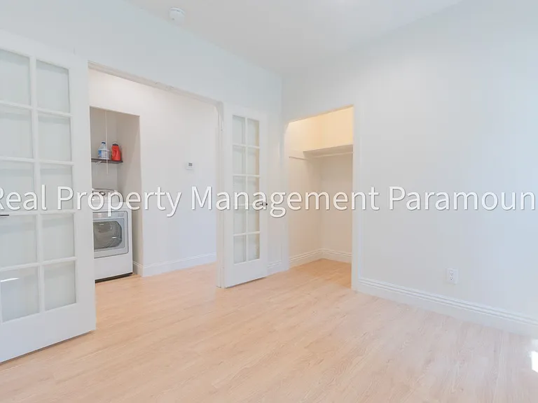 1867 S Redondo Blvd — Photo 20