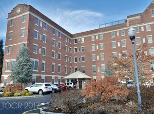 5402 Rio Vista Dr, Mahwah, NJ 07430