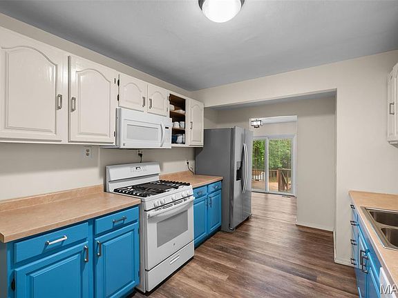 5th image of 460 Ridge Ave