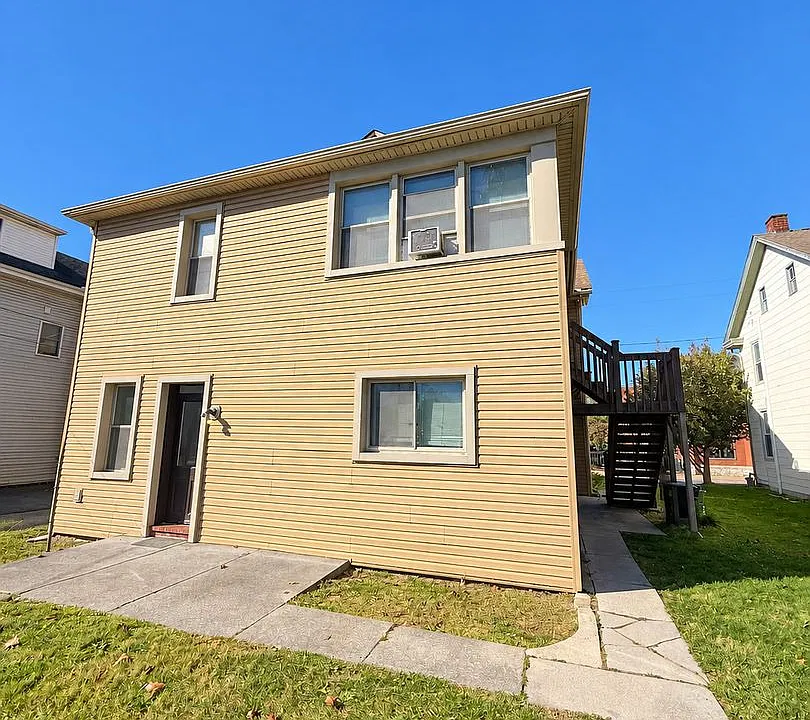 154 E High St