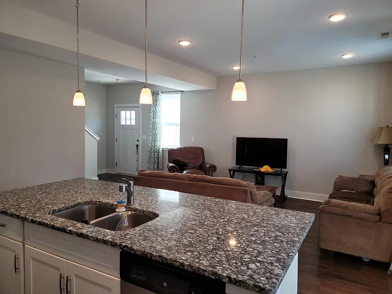 6058 Hillside Ln — Photo 6