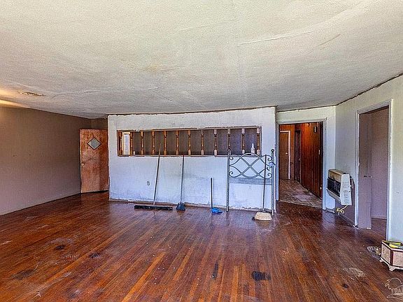 3rd image of 171 E Anderson St