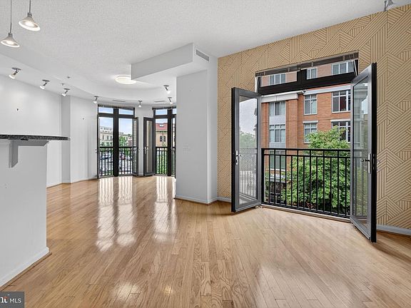 4th image of 1390 Kenyon St NW #303