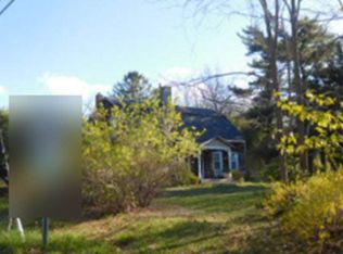 4 Barnes Rd, Moriches, NY 11955