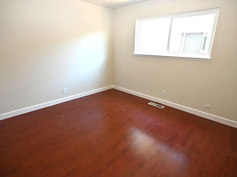 631 Bolton — Photo 15