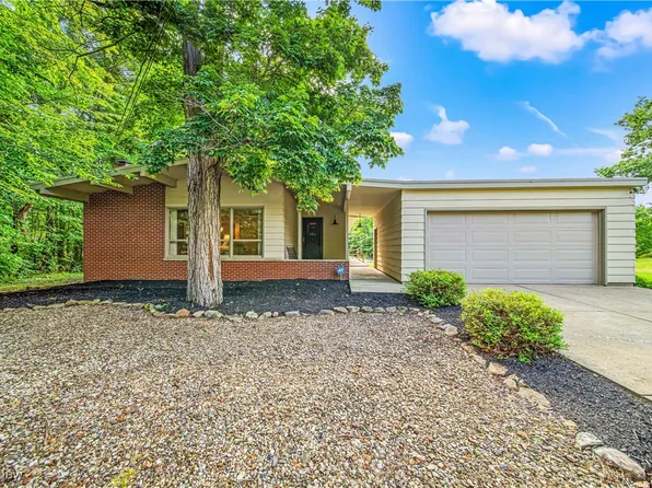2147 Deer Run, Rock Creek, OH 44084