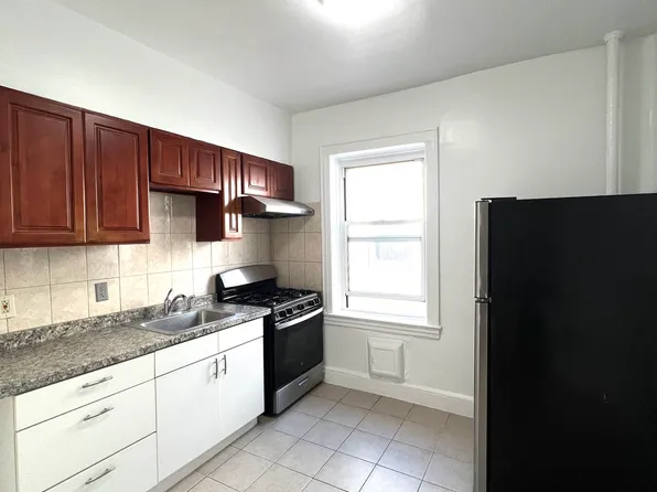112 Gatling Place image 1 of 7