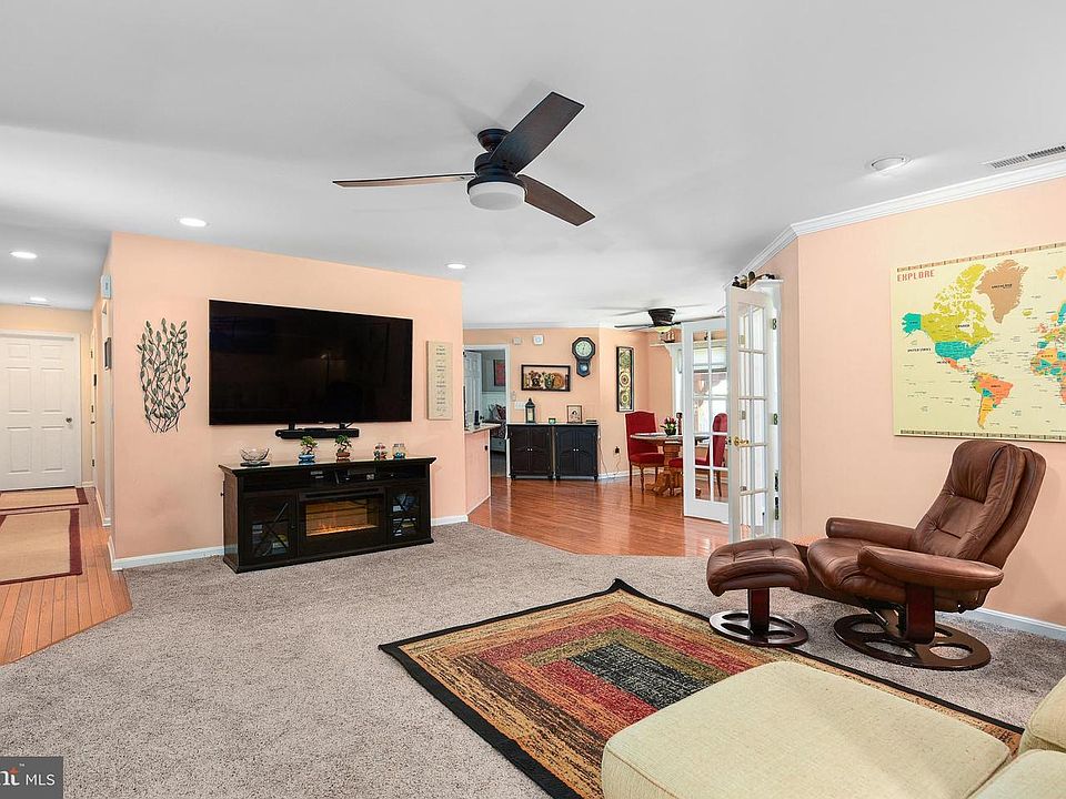1st image of 301 Sunnydale Ln