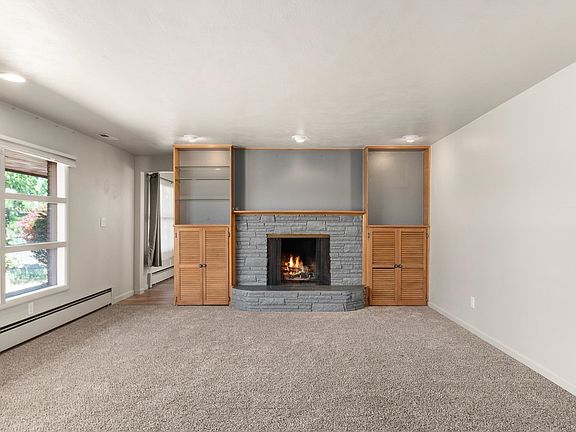 5th image of 3338 W Riverview Dr