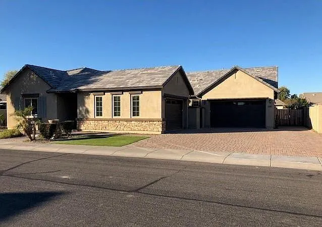 1520 E Sagittarius Pl — Photo 4