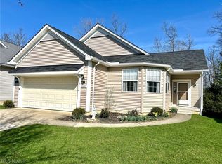 10224 Crystal Springs Dr, North Royalton, OH 44133