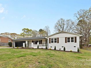 121 Tanglewood Dr, Kannapolis, NC 28081