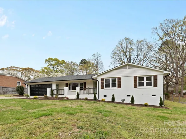 121 Tanglewood Dr, Kannapolis, NC 28081