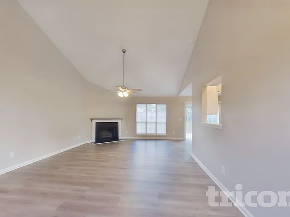 2nd image of 127 Wenlock Cir