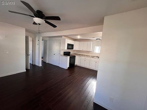 4th image of 806 Emma St