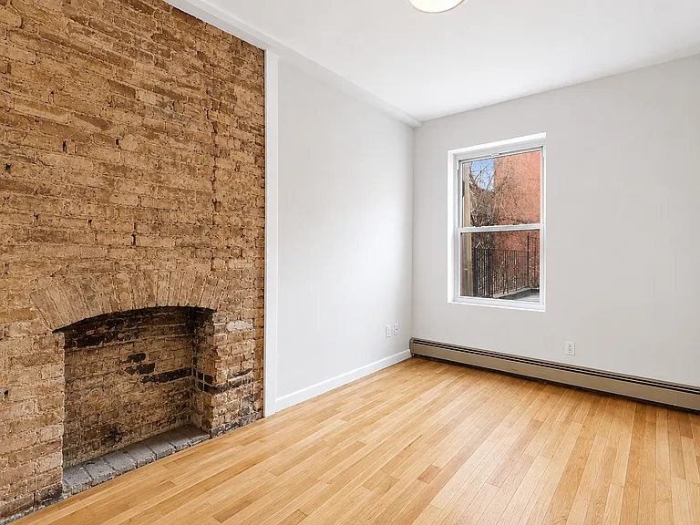 120 Smith St #1 — Photo 6