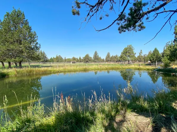 9020 S Highway 97, Redmond, OR 97756