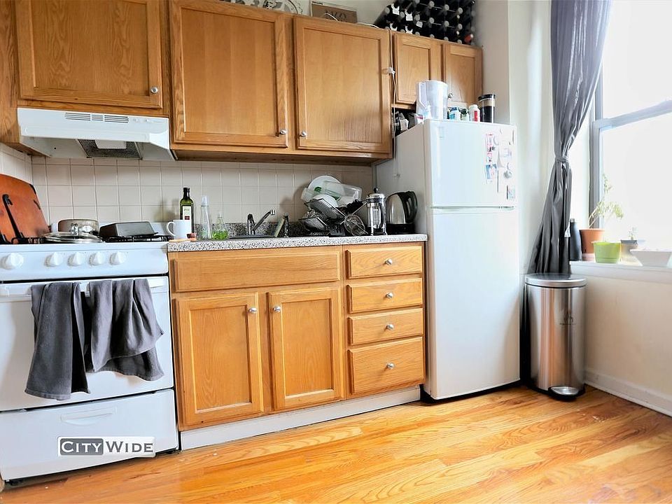 2nd image of 21 E 2nd St #8A