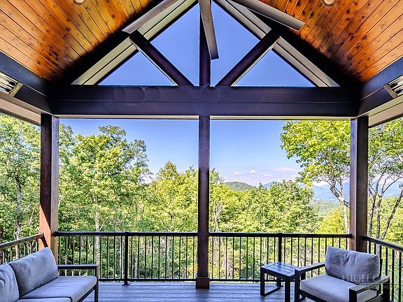 3rd image of 1190 Grandview Drive Extension