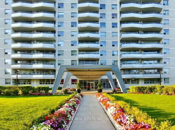 35 Esterbrooke Ave, Toronto, ON