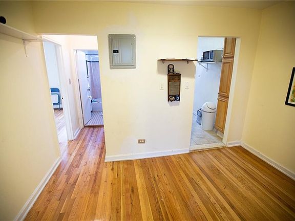 4th image of 5405 Avenue S