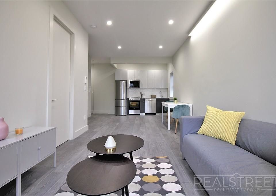 1st image of 446 Gates Ave #4
