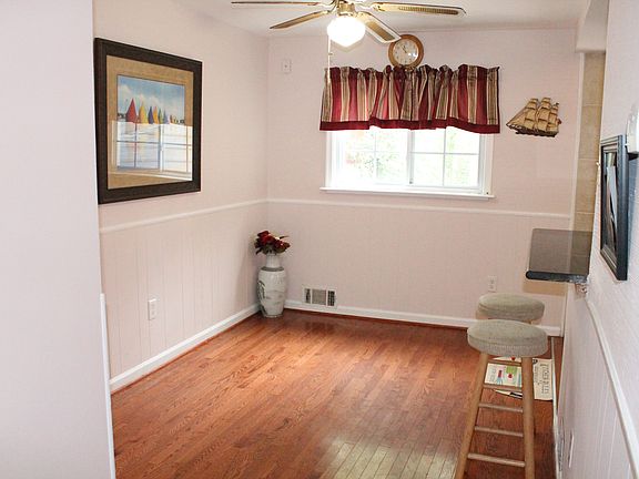 5th image of 2267 Sweetbriar Dr