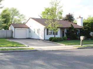 121 Cannonball Dr, Tinton Falls, NJ