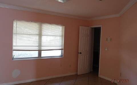 4th image of 200 S Magnolia Ave