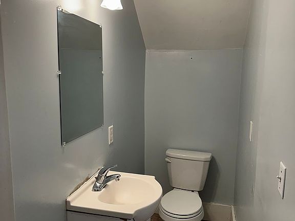 5th image of 998 Butterworth St SW #1