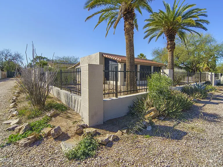 3438 E Lee St — Photo 36