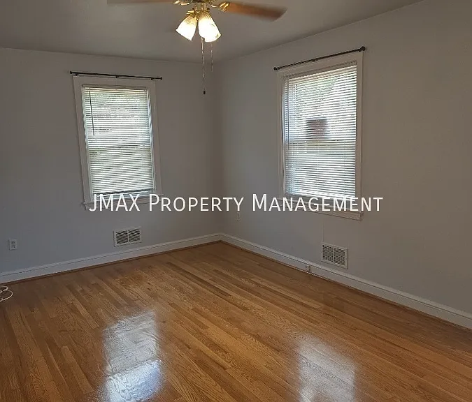 1672 Brandon Ave SW #A — Photo 2